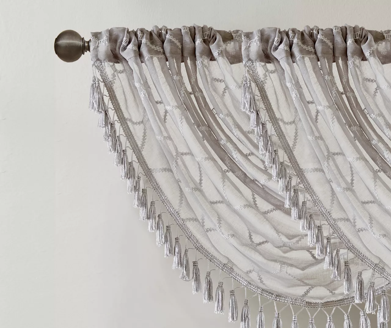 Clarissa Diamond Waterfall Valance 8 Clarissa Diamond Waterfall Valance - Image 6
