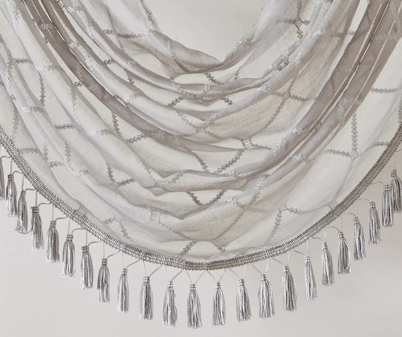 Clarissa Diamond Waterfall Valance 9 Clarissa Diamond Waterfall Valance - Image 7