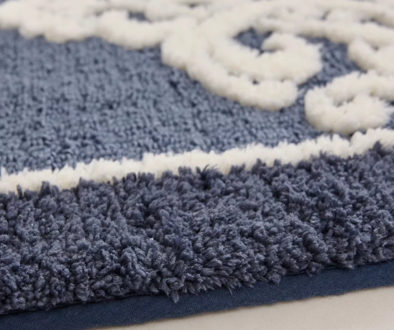 Mohawk Horizon Renaissance Medallion Bath Rug 22 Mohawk Horizon Renaissance Medallion Bath Rug - Image 20