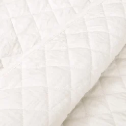 Ava White Diamond-Quilted Full/Queen 3-Piece Quilt Set 13 Ava White Diamond-Quilted Full/Queen 3-Piece Quilt Set -Home Store 810552952 11