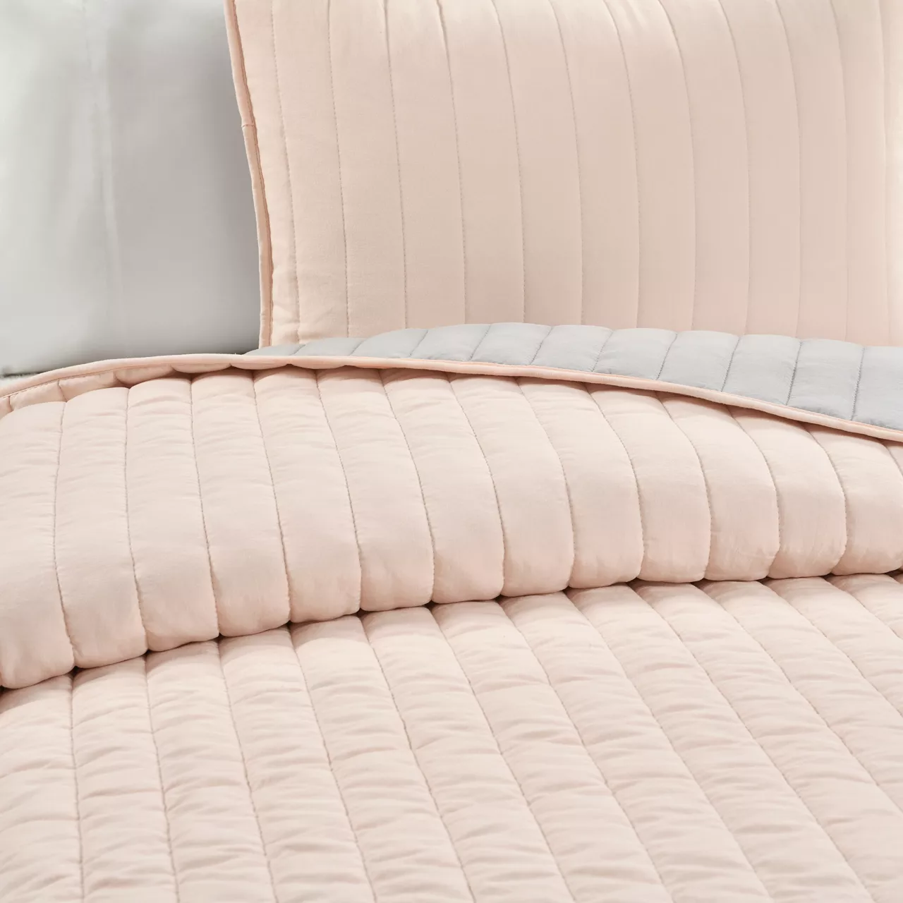Soft Rose Stripe All-Season Twin XL 2-Piece Coverlet Quilt Set 5 Soft Rose Stripe All-Season Twin XL 2-Piece Coverlet Quilt Set - Image 3