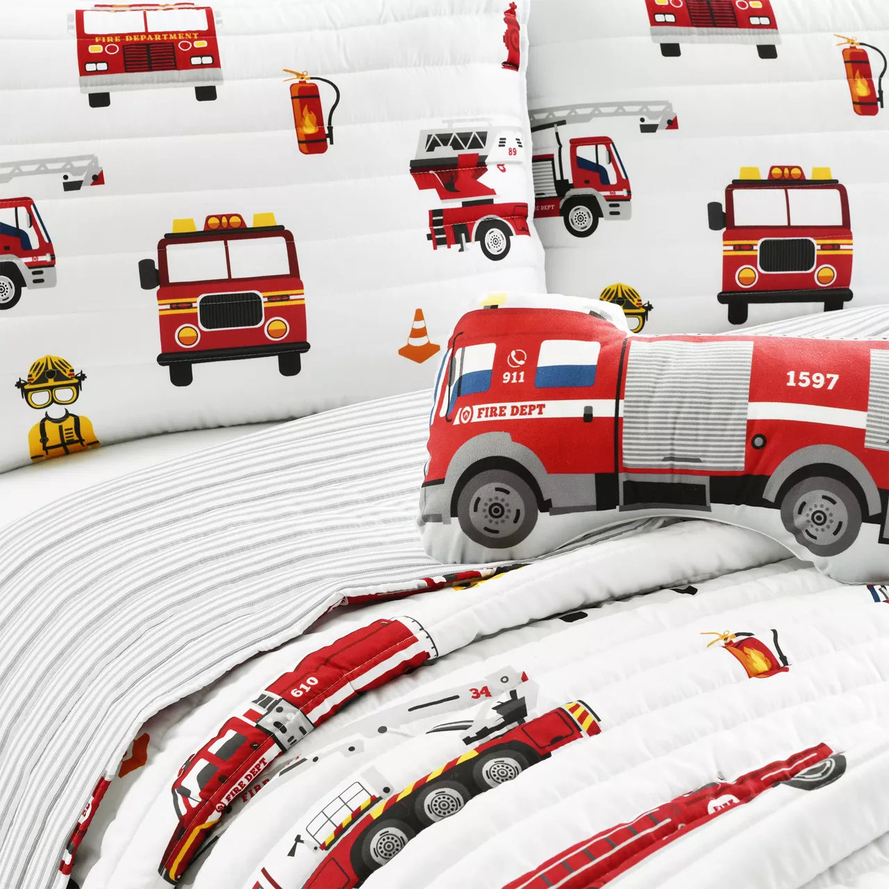 White & Red Fire Truck Twin 3-Piece Quilt Set 6 White & Red Fire Truck Twin 3-Piece Quilt Set - Image 4