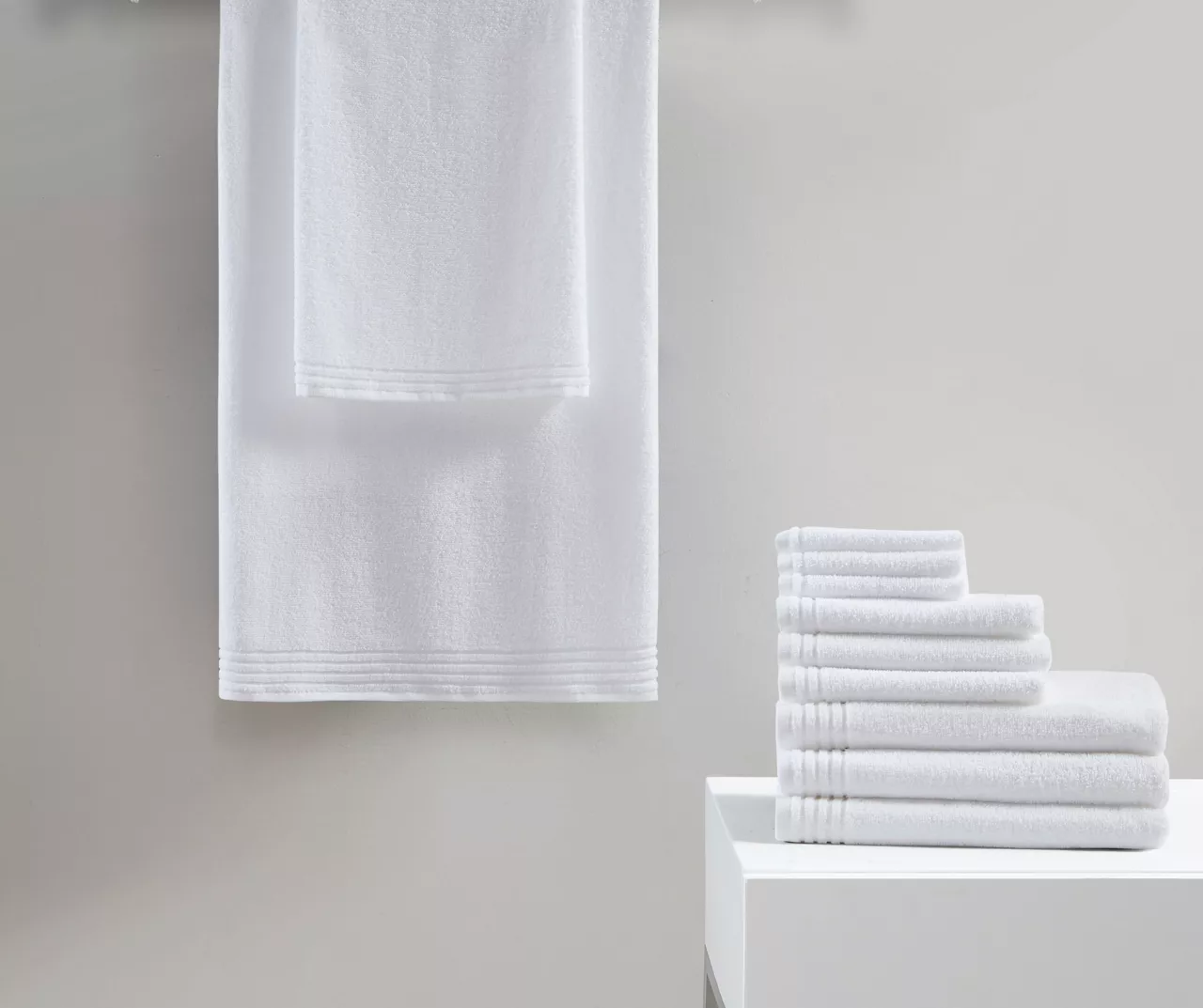 Stripe-Trim 12-Piece Towel Set 7 Stripe-Trim 12-Piece Towel Set - Image 5