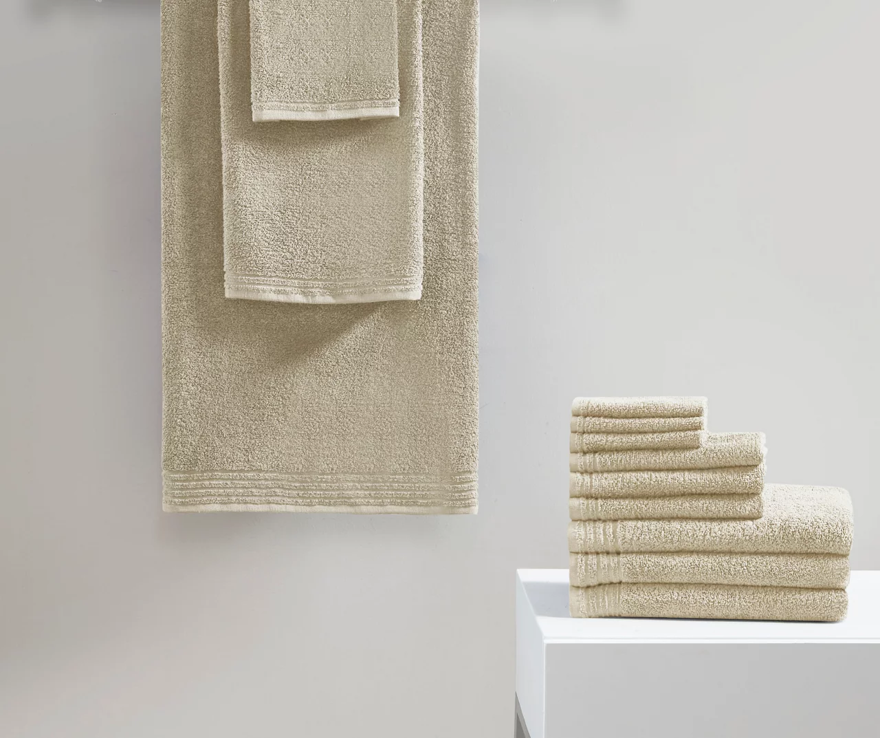 Stripe-Trim 12-Piece Towel Set 14 Stripe-Trim 12-Piece Towel Set - Image 12