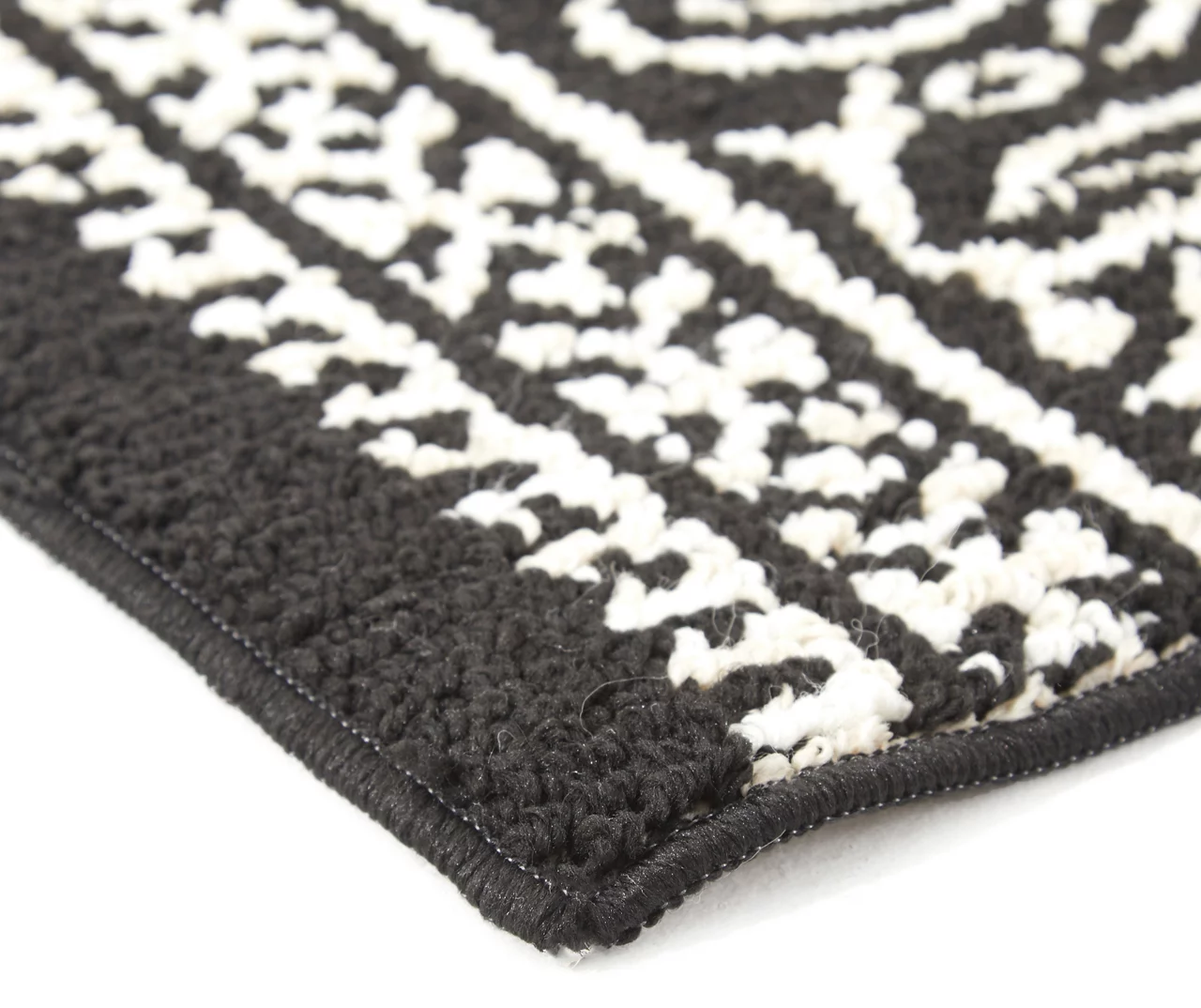 Broyhill Black & White Ornate Fascination Accent Rug 13 Broyhill Black & White Ornate Fascination Accent Rug - Image 11
