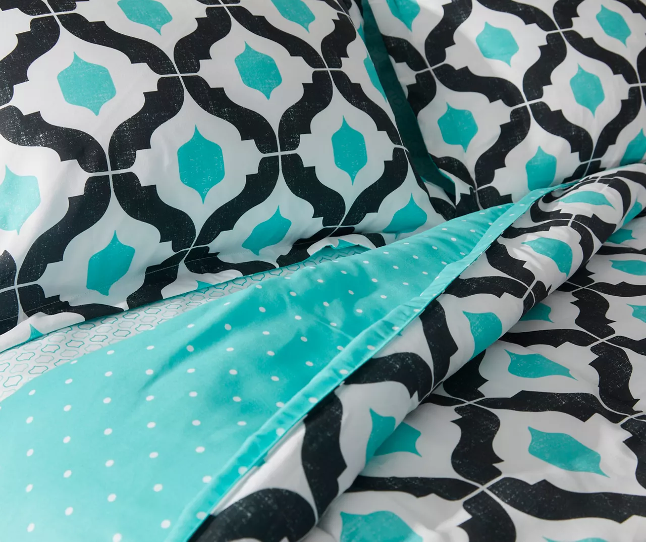 Blue & Black Arabesque Microfiber King 9-Piece Bed-in-a-Bag Set 5 Blue & Black Arabesque Microfiber King 9-Piece Bed-in-a-Bag Set - Image 3