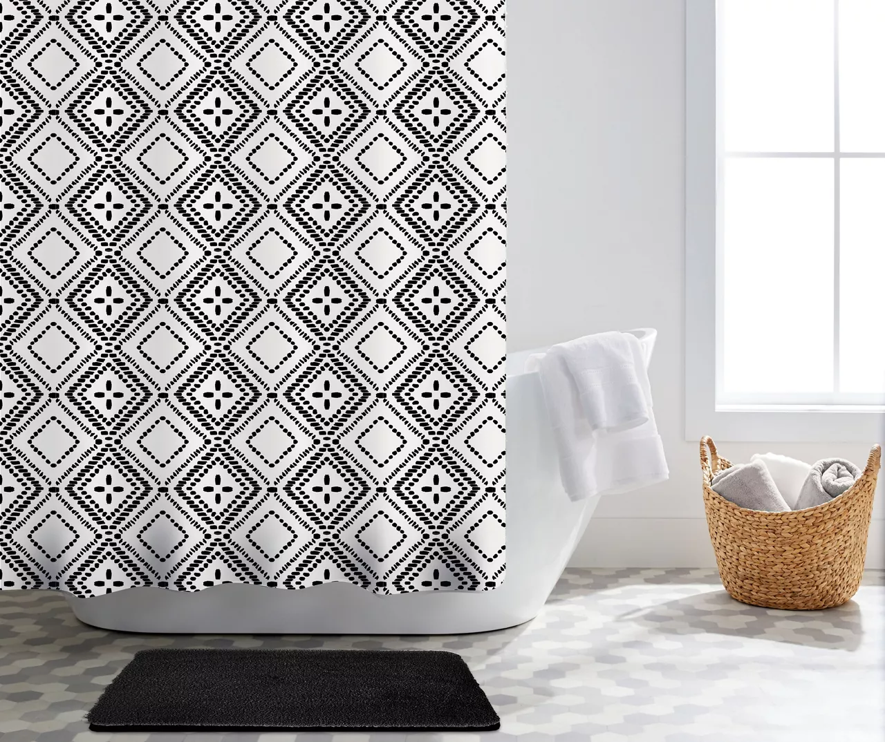 Maddox White & Black Geometric & Faux Fur 14-Piece Bath Set 3 Maddox White & Black Geometric & Faux Fur 14-Piece Bath Set