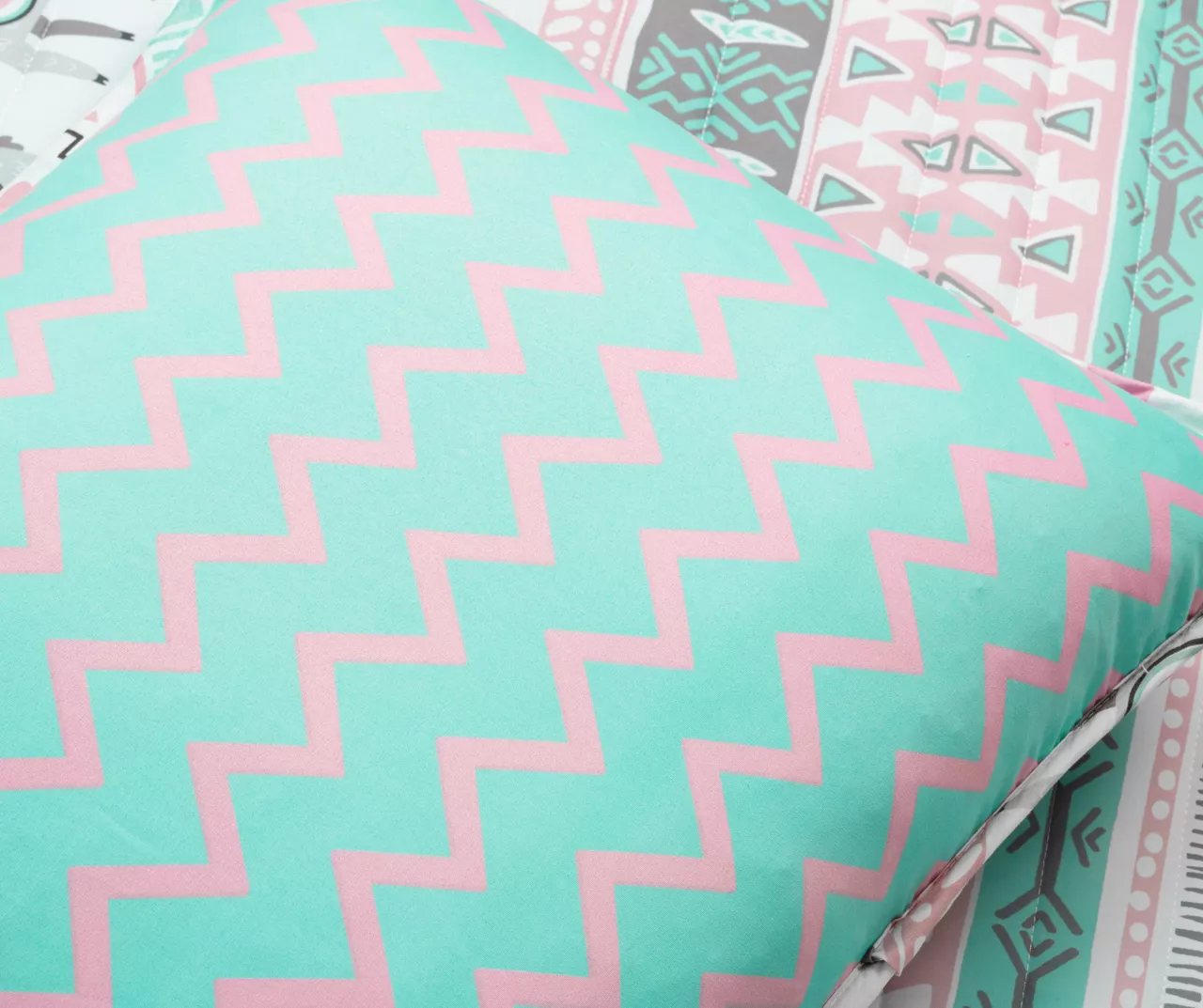 Pink & Aqua Boho Llama Reversible Twin 2-Piece Quilt Set 8 Pink & Aqua Boho Llama Reversible Twin 2-Piece Quilt Set - Image 6