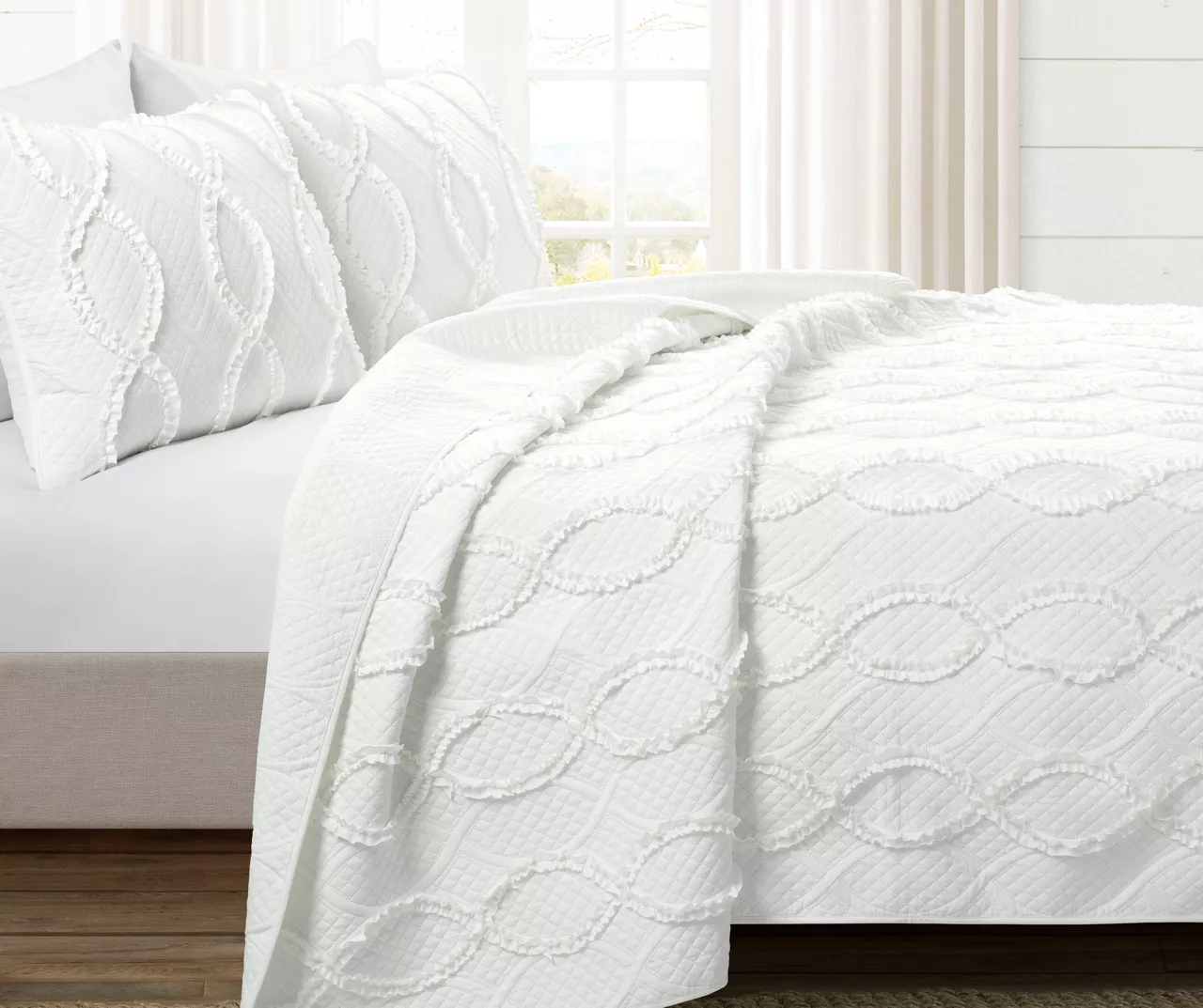 Lush Decor Avon White Ruffled Helix Pattern Quilt Set 5 Lush Decor Avon White Ruffled Helix Pattern Quilt Set - Image 3